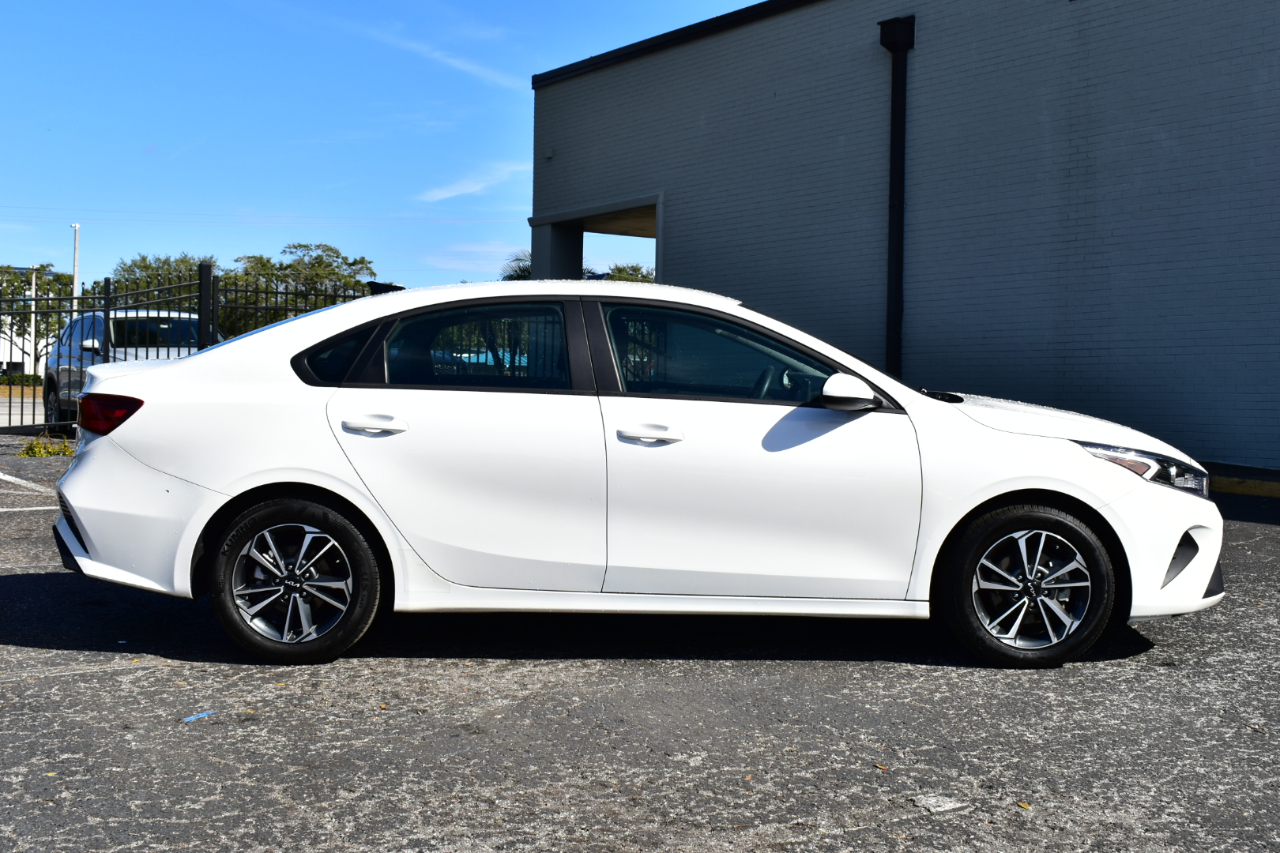 Kia Forte LXS IVT 2024