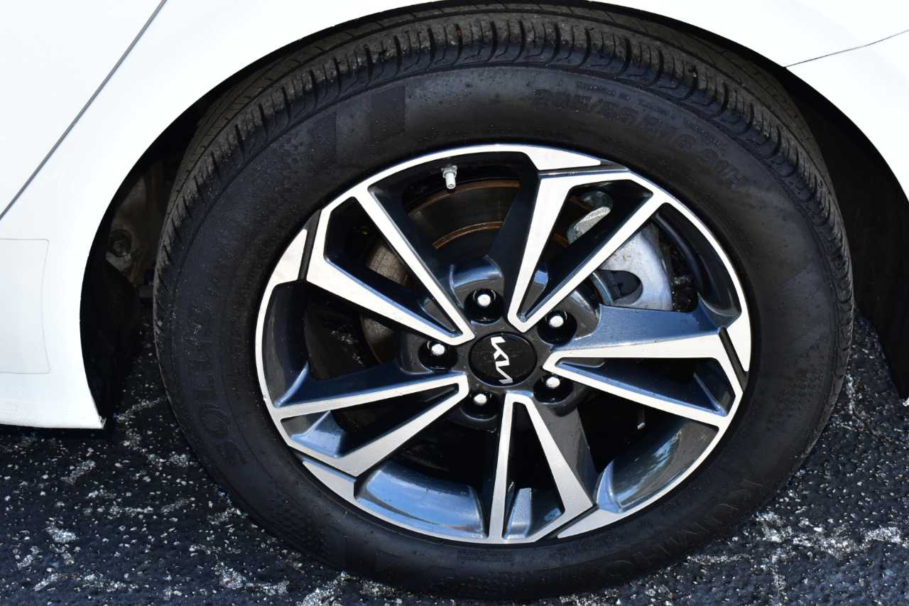 Kia Forte LXS IVT 2024