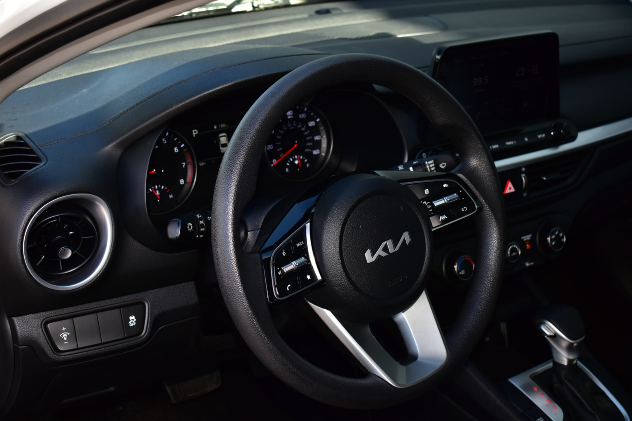 Kia Forte LXS IVT 2024