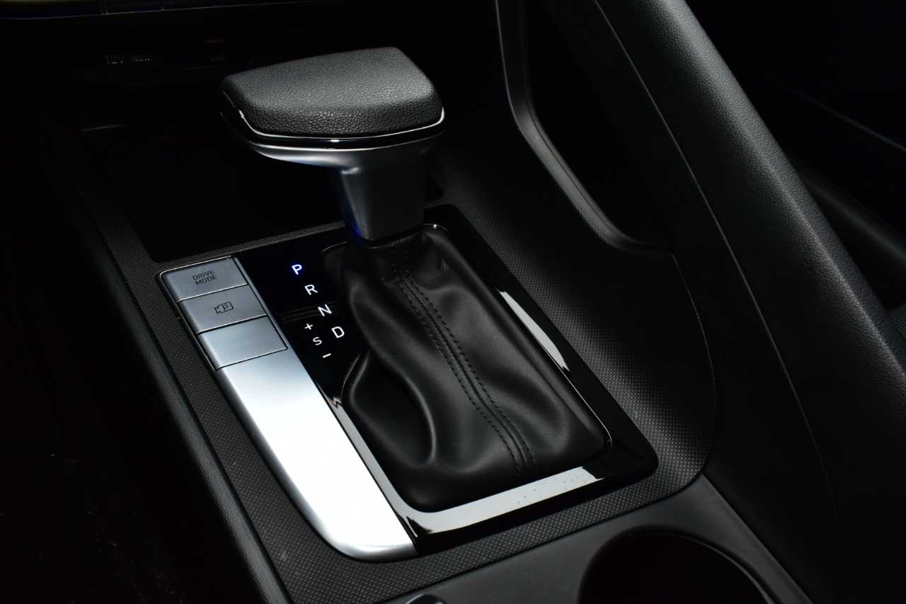 Hyundai Elantra SE IVT 2025