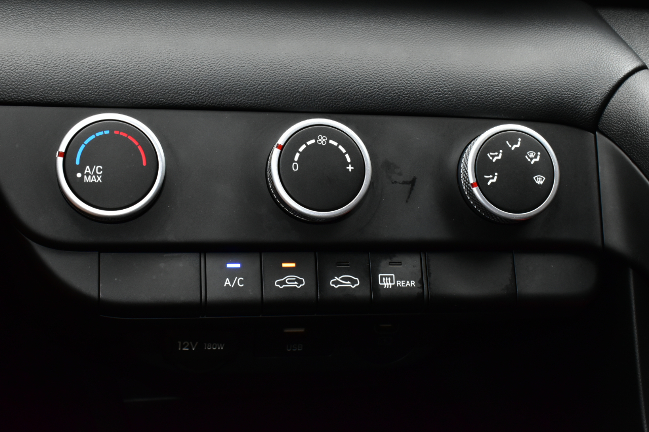 Hyundai Elantra SE IVT 2025