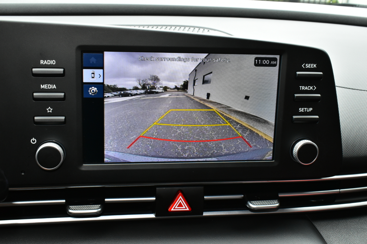 Hyundai Elantra SE IVT 2025