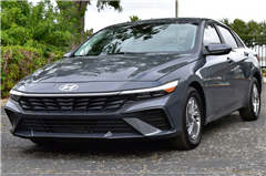 2025 Hyundai Elantra 