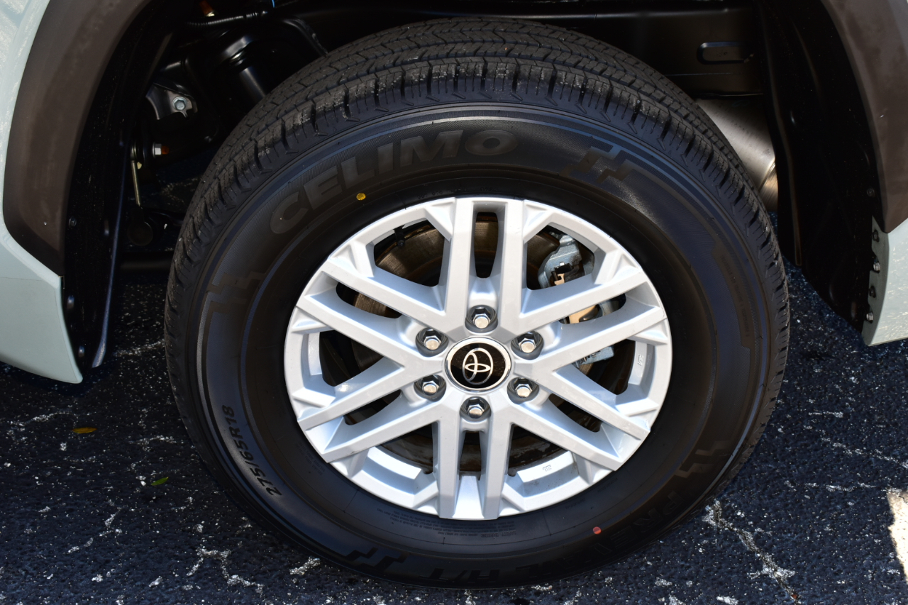 Toyota Tundra SR5 CrewMax 5.5' Bed (Natl) 2024