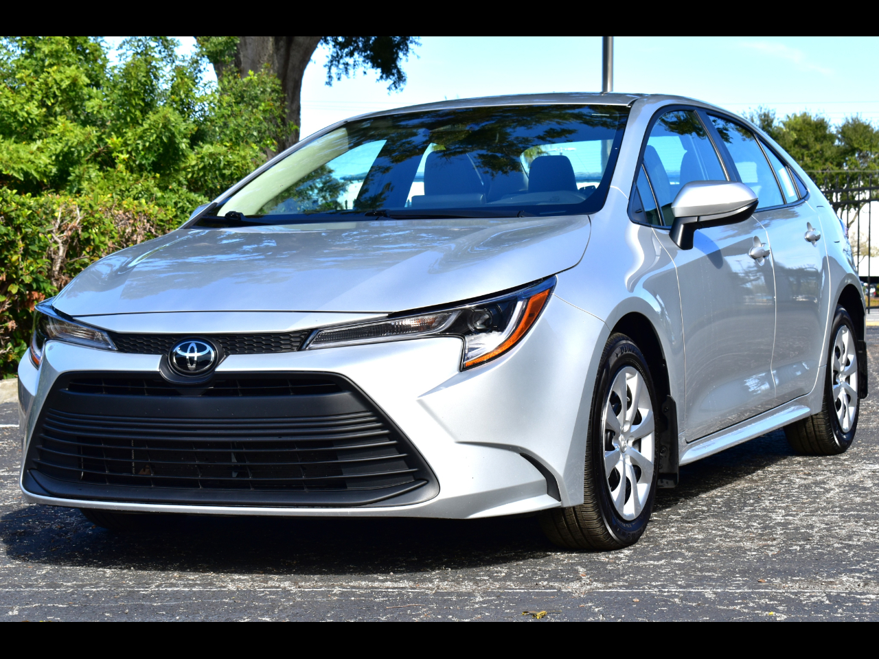 Toyota Corolla LE CVT (Natl) 2025