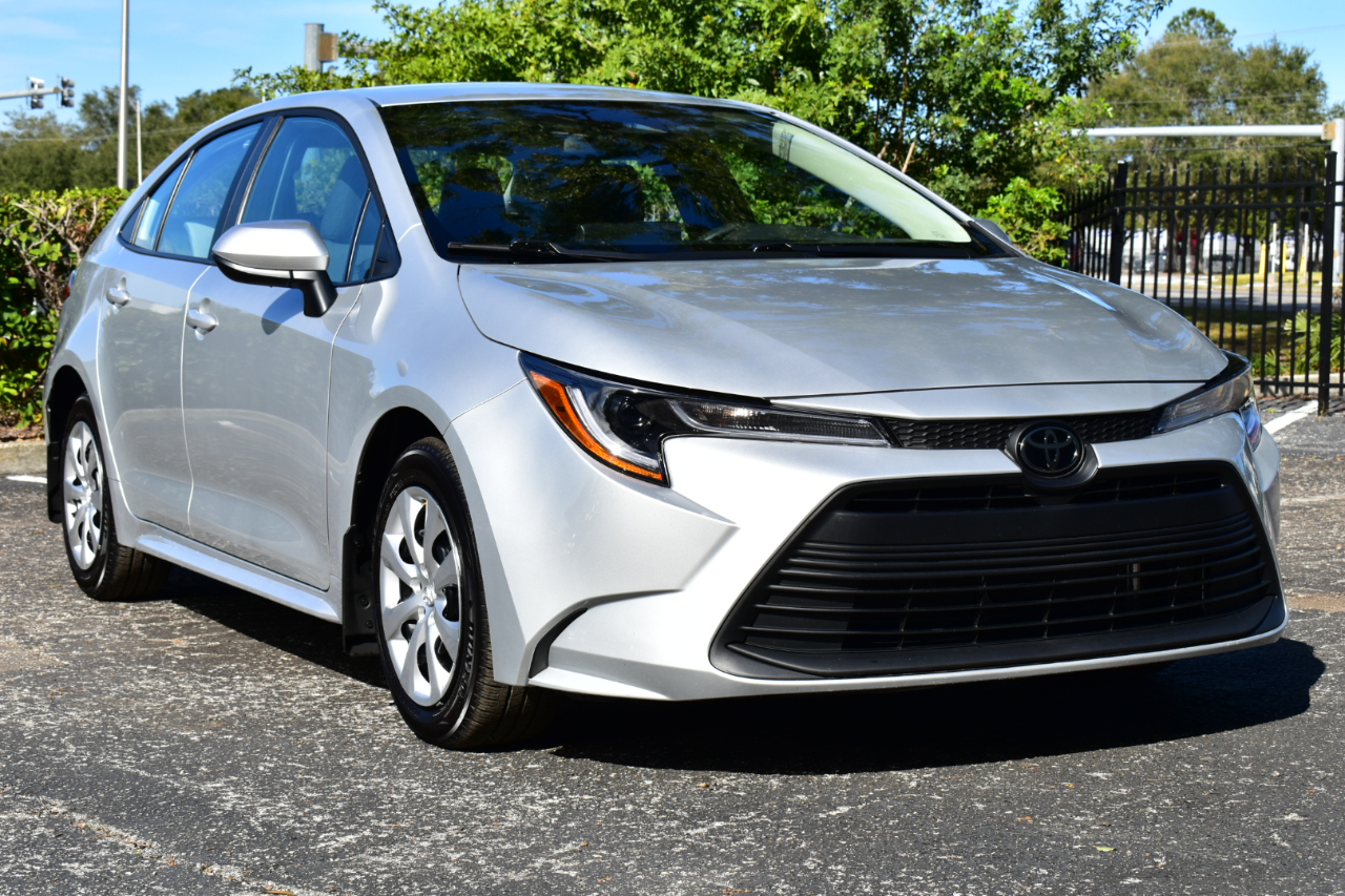 Toyota Corolla LE CVT (Natl) 2025