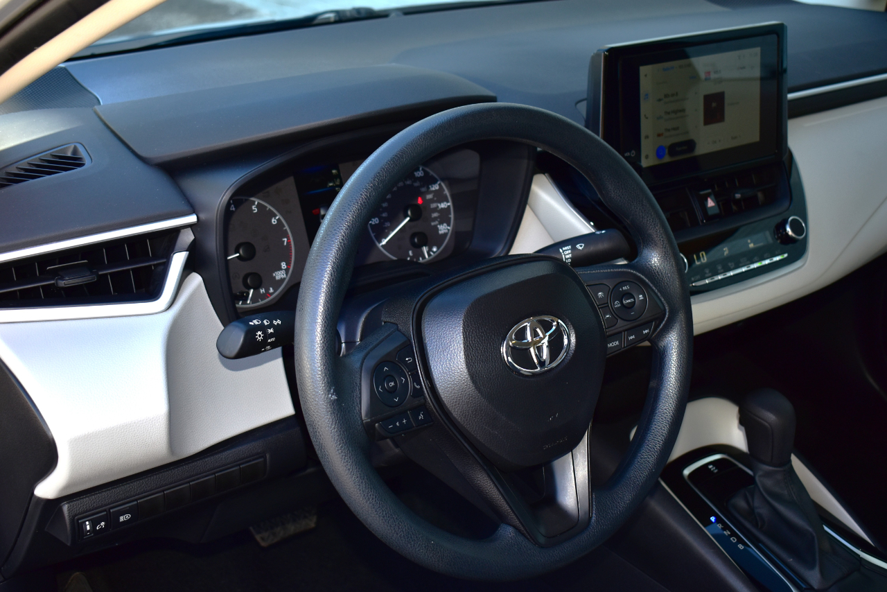 Toyota Corolla LE CVT (Natl) 2025