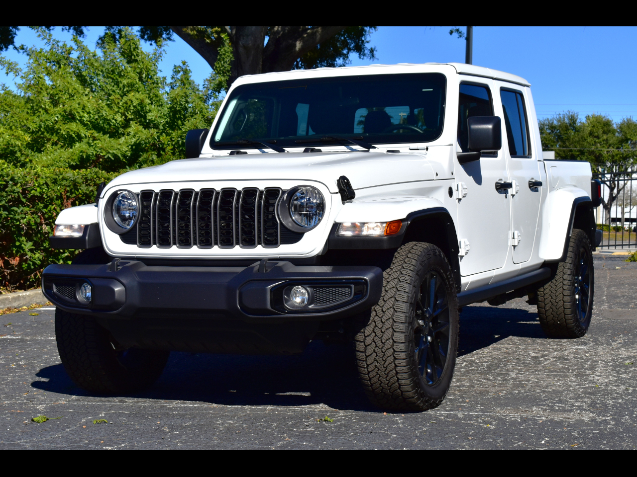 Jeep Gladiator Nighthawk 4x4 *Ltd Avail* 2025