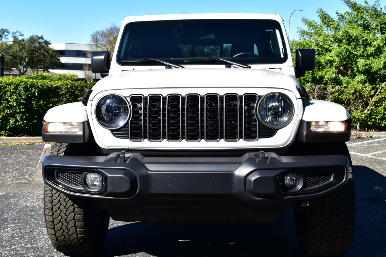 Jeep Gladiator Nighthawk 4x4 *Ltd Avail* 2025
