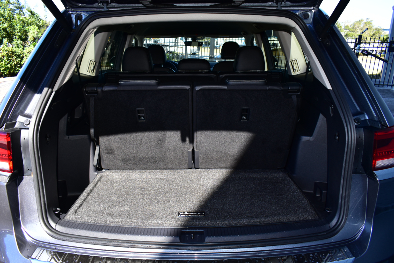 Volkswagen Atlas 3.6L V6 SE w/Technology FWD 2022