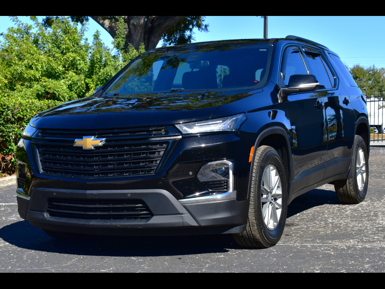 Chevrolet Traverse FWD 4dr LT Cloth w/1LT 2023