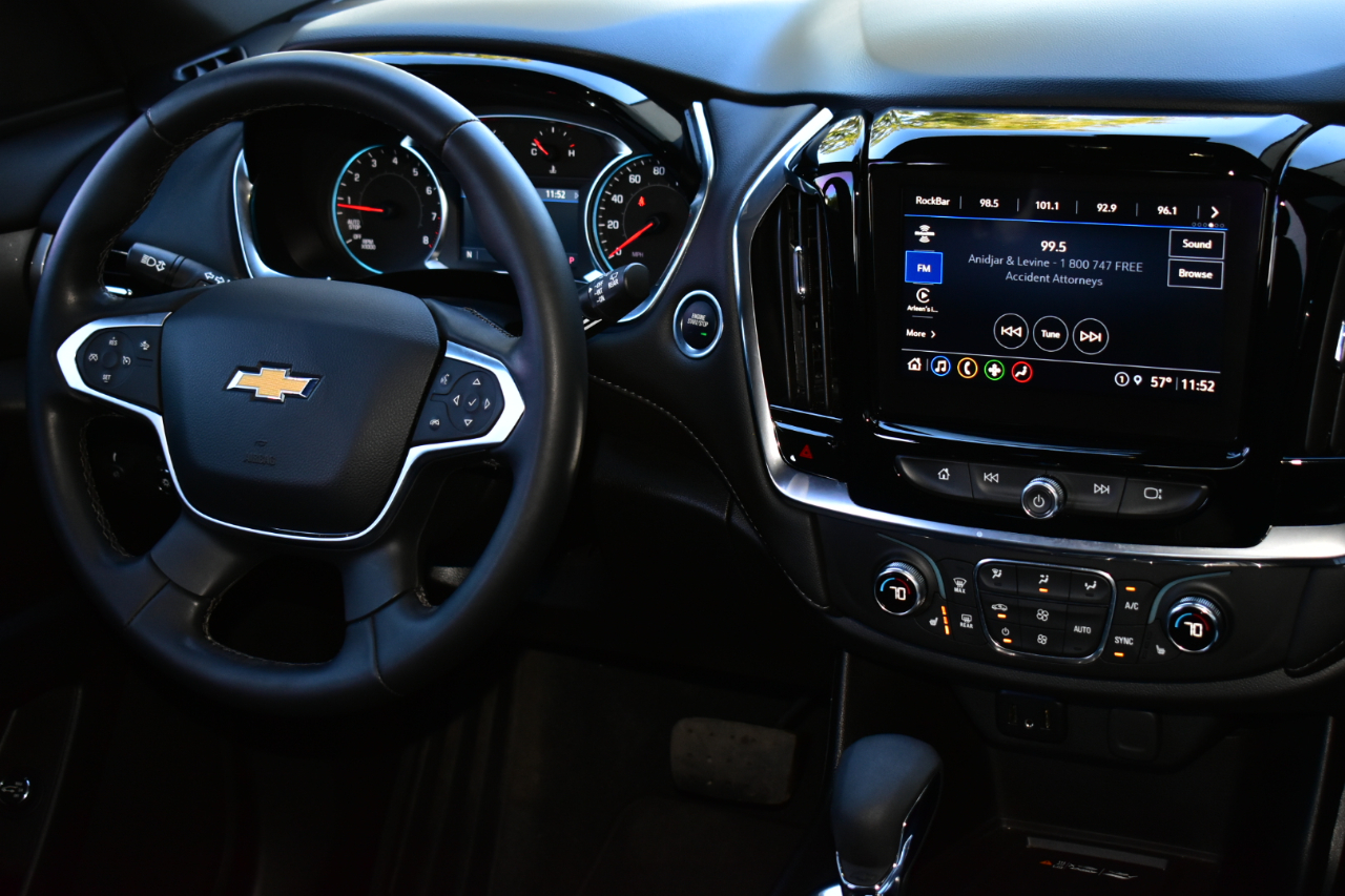 Chevrolet Traverse FWD 4dr LT Cloth w/1LT 2023