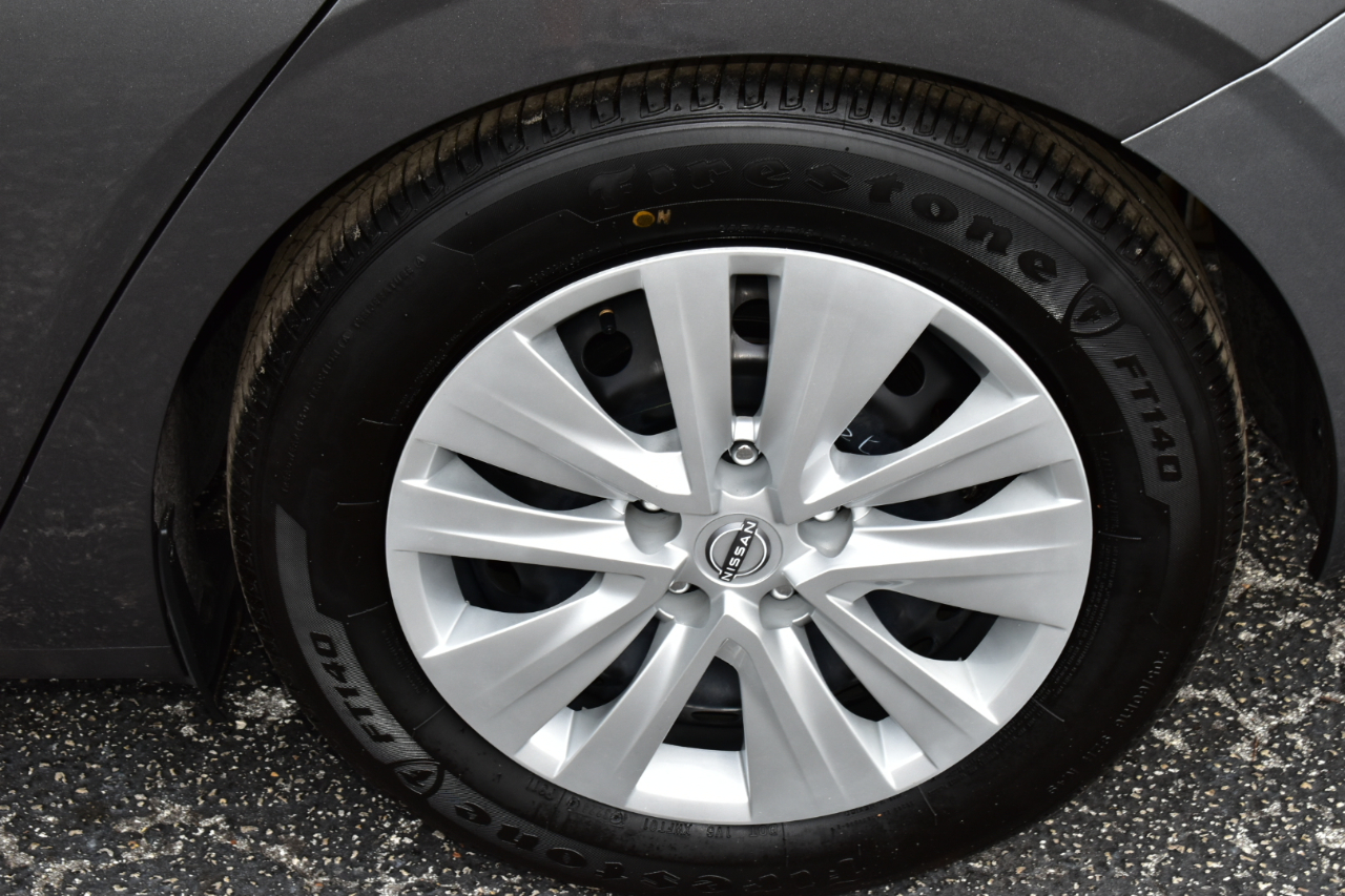 Nissan Sentra S CVT 2025