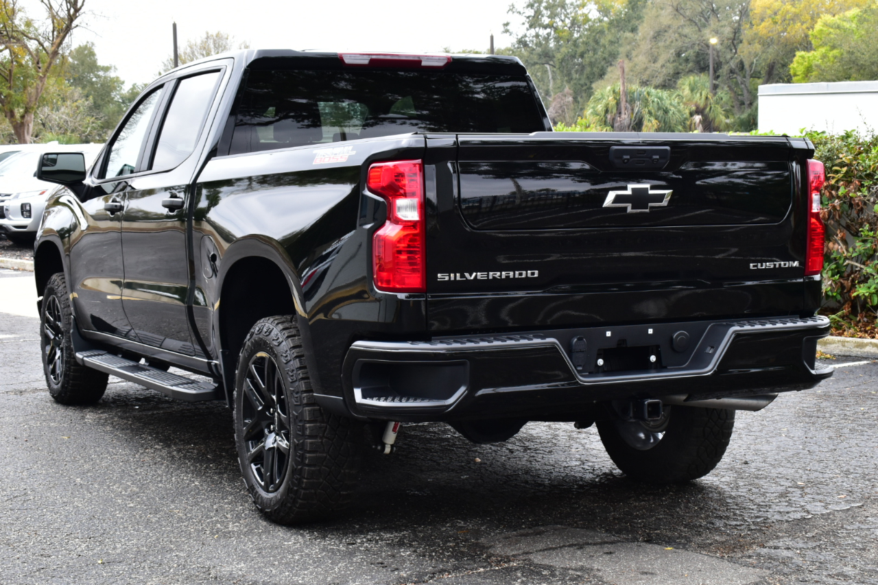 Chevrolet Silverado 1500 4WD Crew Cab 147" Custom Trail Boss 2025