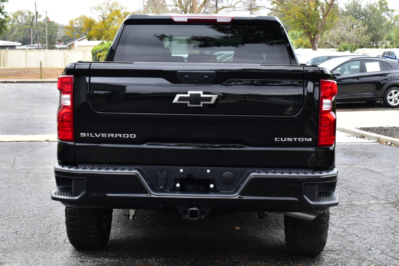 Chevrolet Silverado 1500 4WD Crew Cab 147" Custom Trail Boss 2025