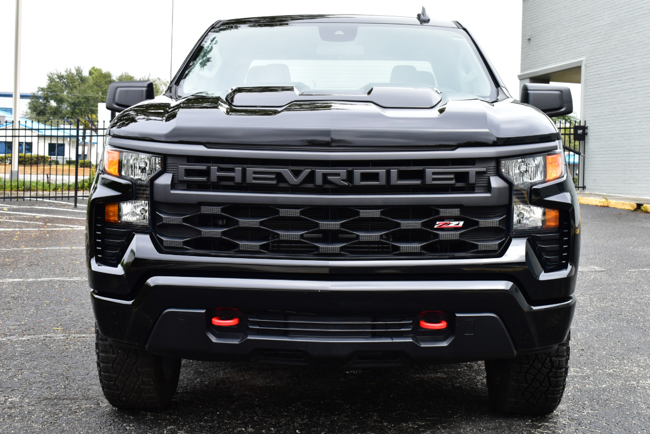 Chevrolet Silverado 1500 4WD Crew Cab 147" Custom Trail Boss 2025
