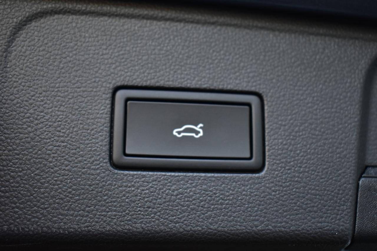 Volkswagen Atlas 2.0T SE w/Technology FWD 2025