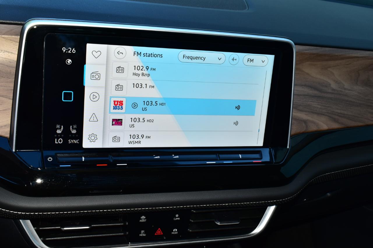 Volkswagen Atlas 2.0T SE w/Technology FWD 2025