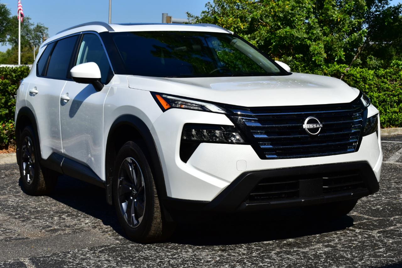 Nissan Rogue FWD SV *Ltd Avail* 2026