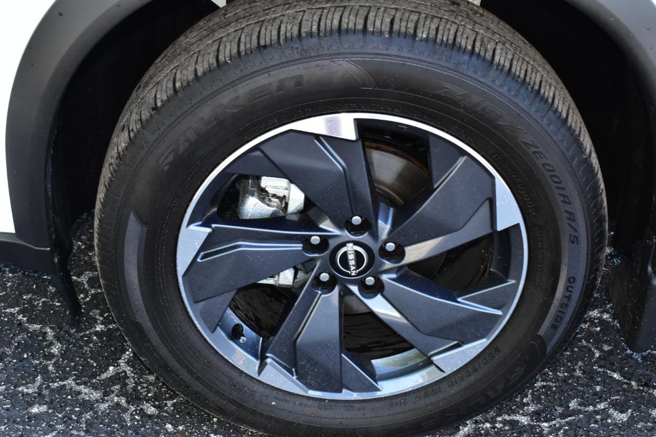 Nissan Rogue FWD SV *Ltd Avail* 2026