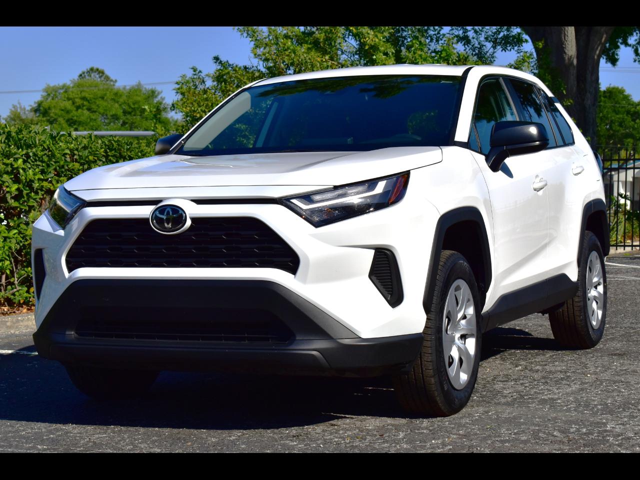 Toyota RAV4 LE FWD (Natl) 2025