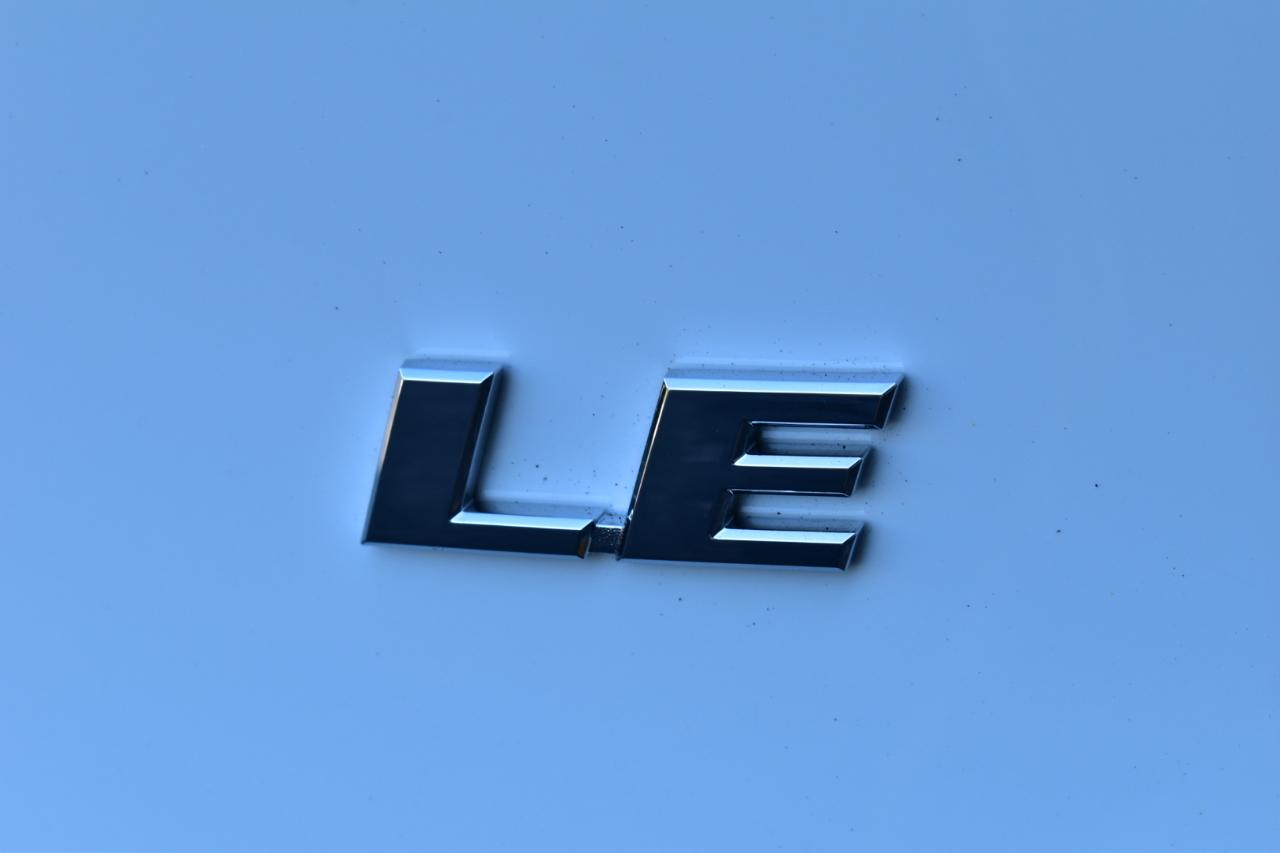 Toyota RAV4 LE FWD (Natl) 2025