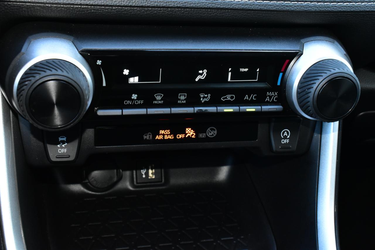 Toyota RAV4 LE FWD (Natl) 2025