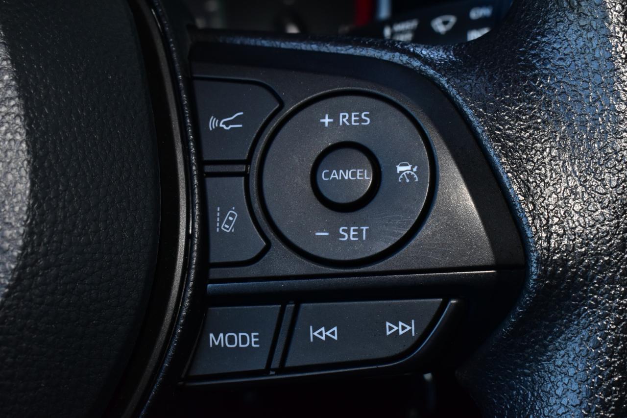 Toyota RAV4 LE FWD (Natl) 2025