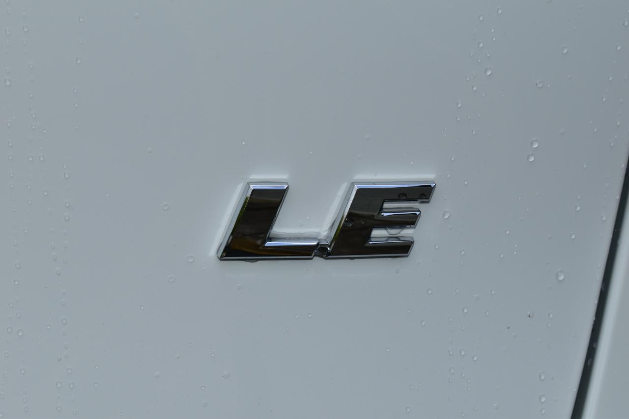 Toyota RAV4 LE FWD (Natl) 2025