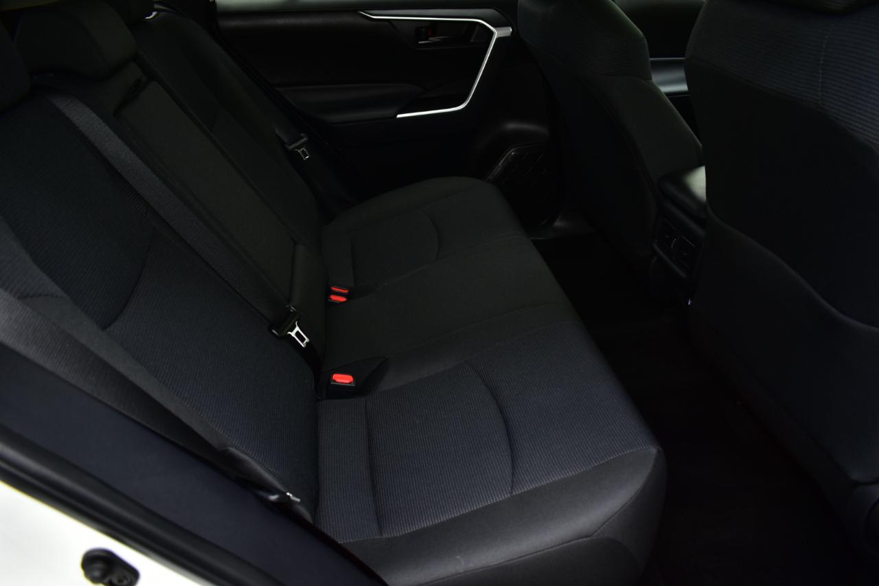 Toyota RAV4 LE FWD (Natl) 2025