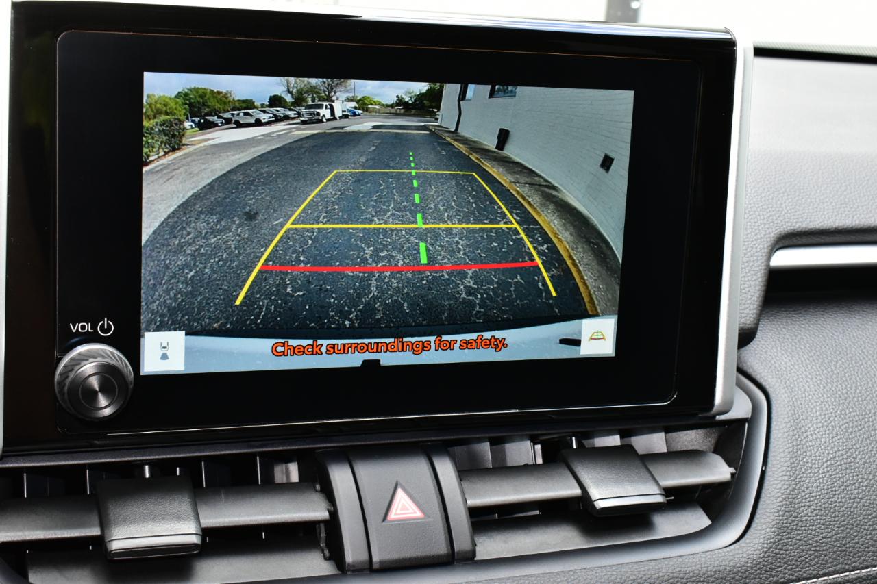 Toyota RAV4 LE FWD (Natl) 2025