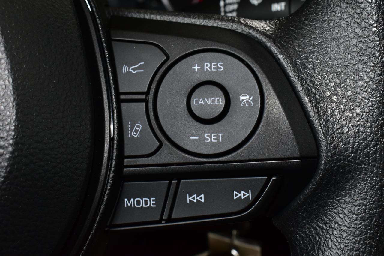 Toyota RAV4 LE FWD (Natl) 2025