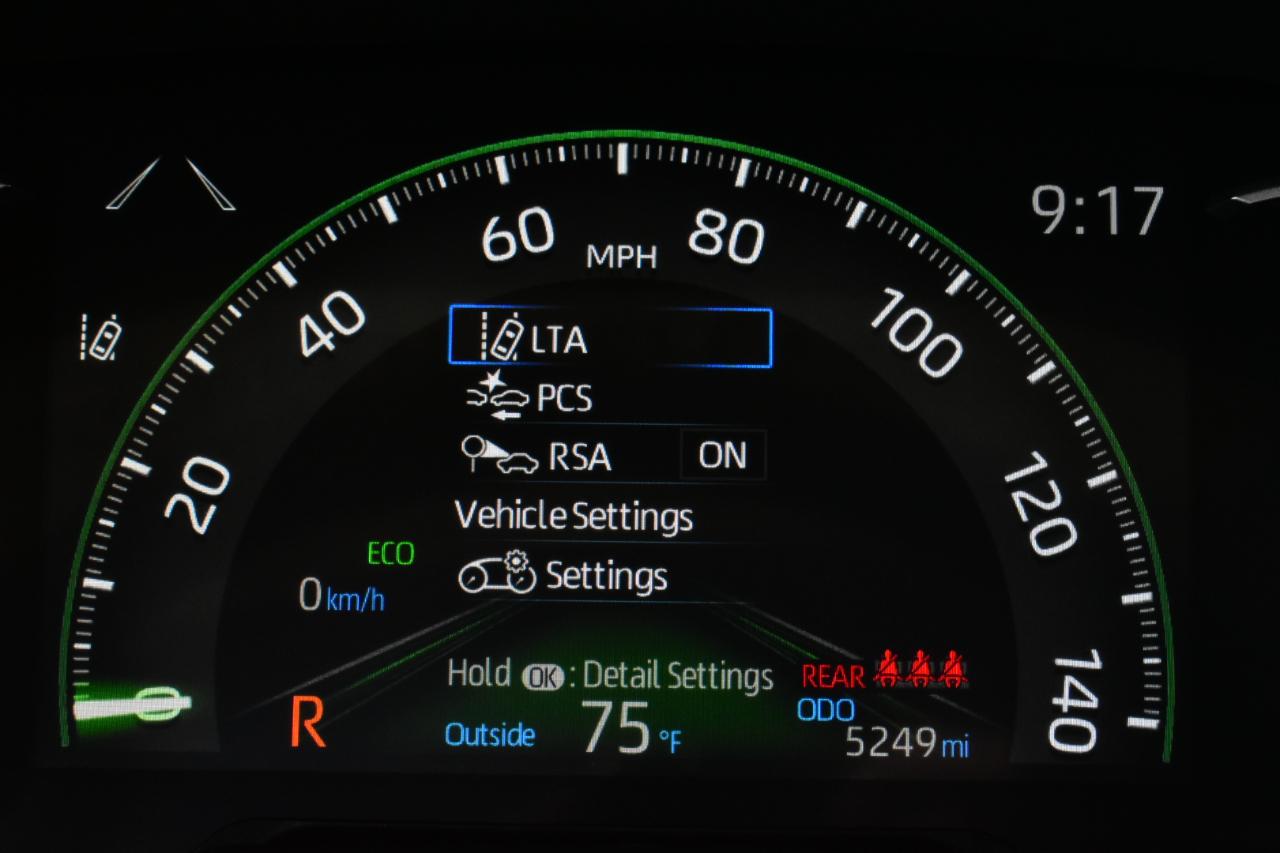 Toyota RAV4 LE FWD (Natl) 2025