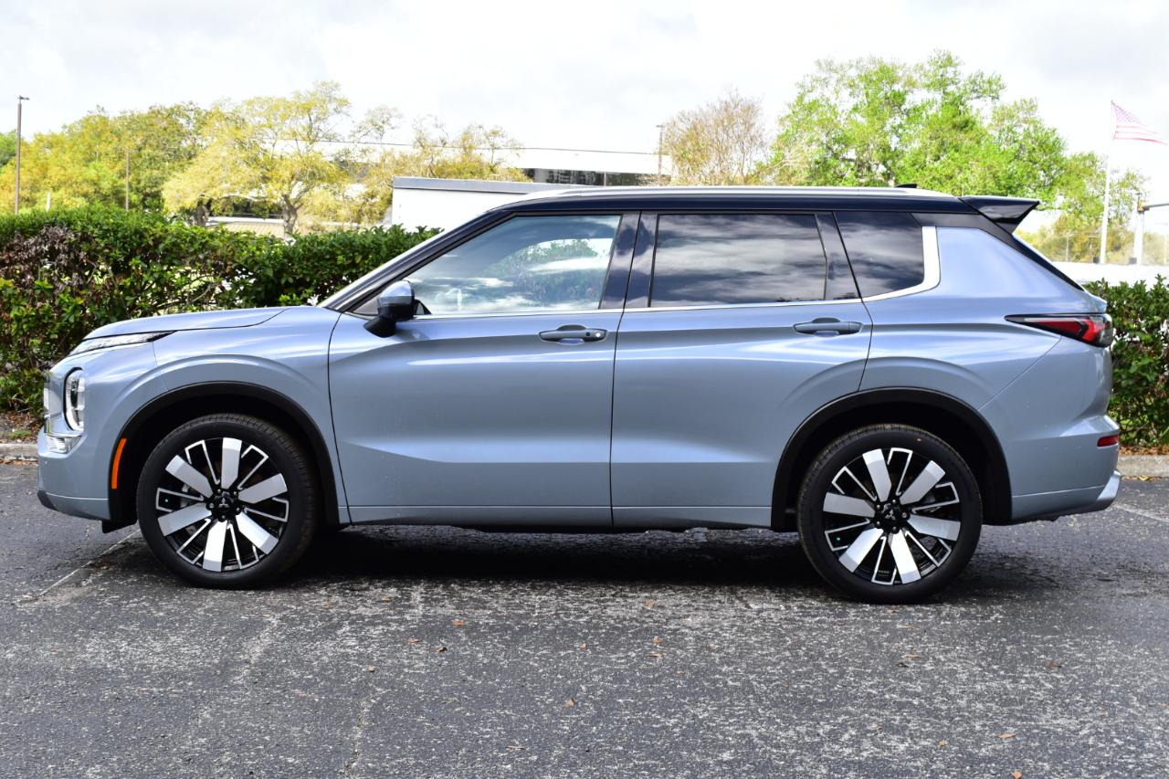 Mitsubishi Outlander SEL FWD 2025