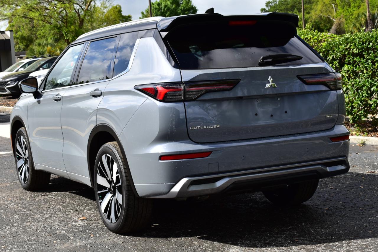 Mitsubishi Outlander SEL FWD 2025