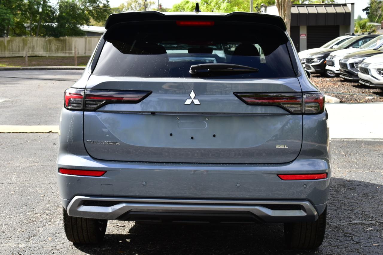 Mitsubishi Outlander SEL FWD 2025