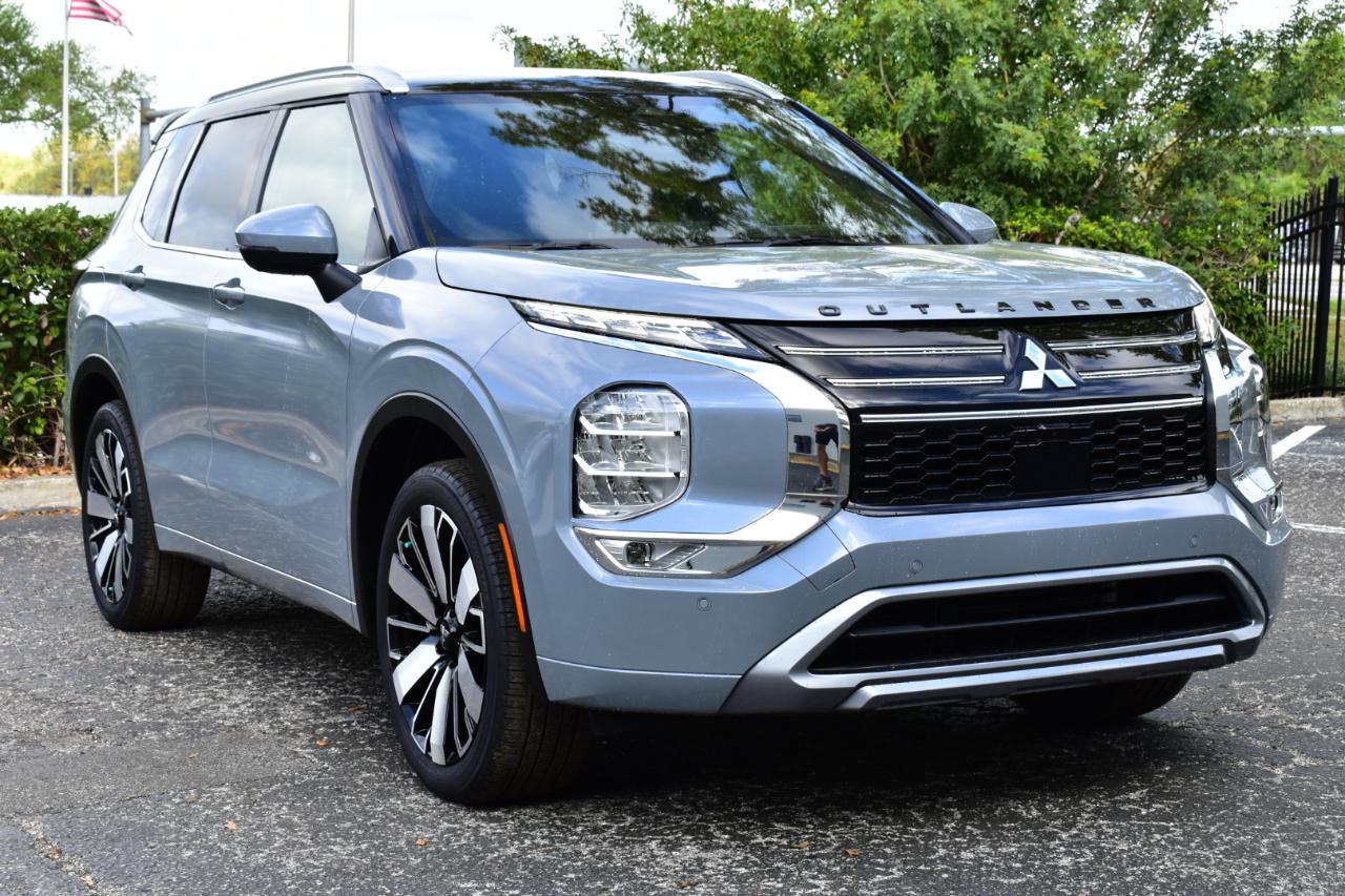 Mitsubishi Outlander SEL FWD 2025