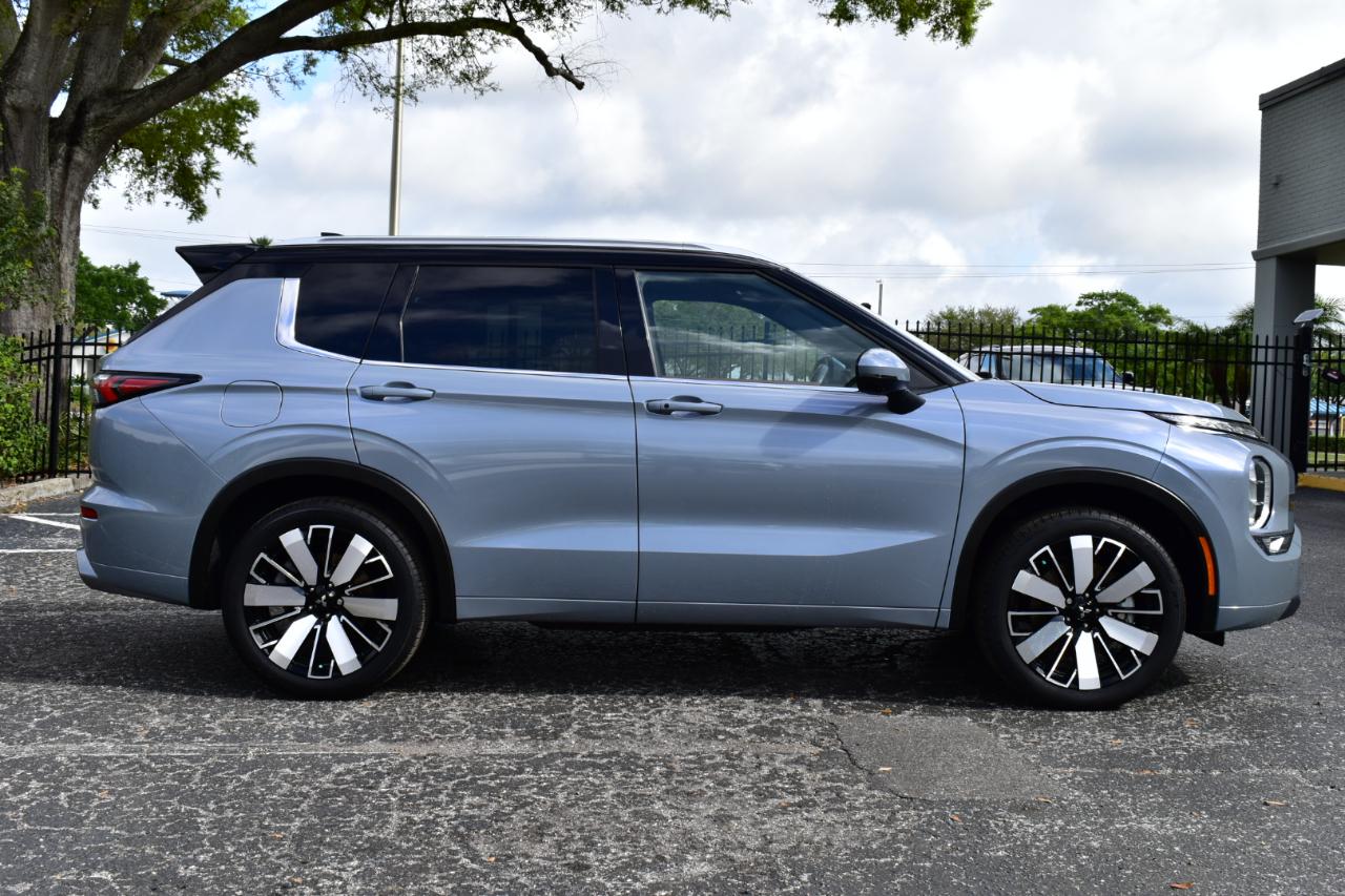 Mitsubishi Outlander SEL FWD 2025