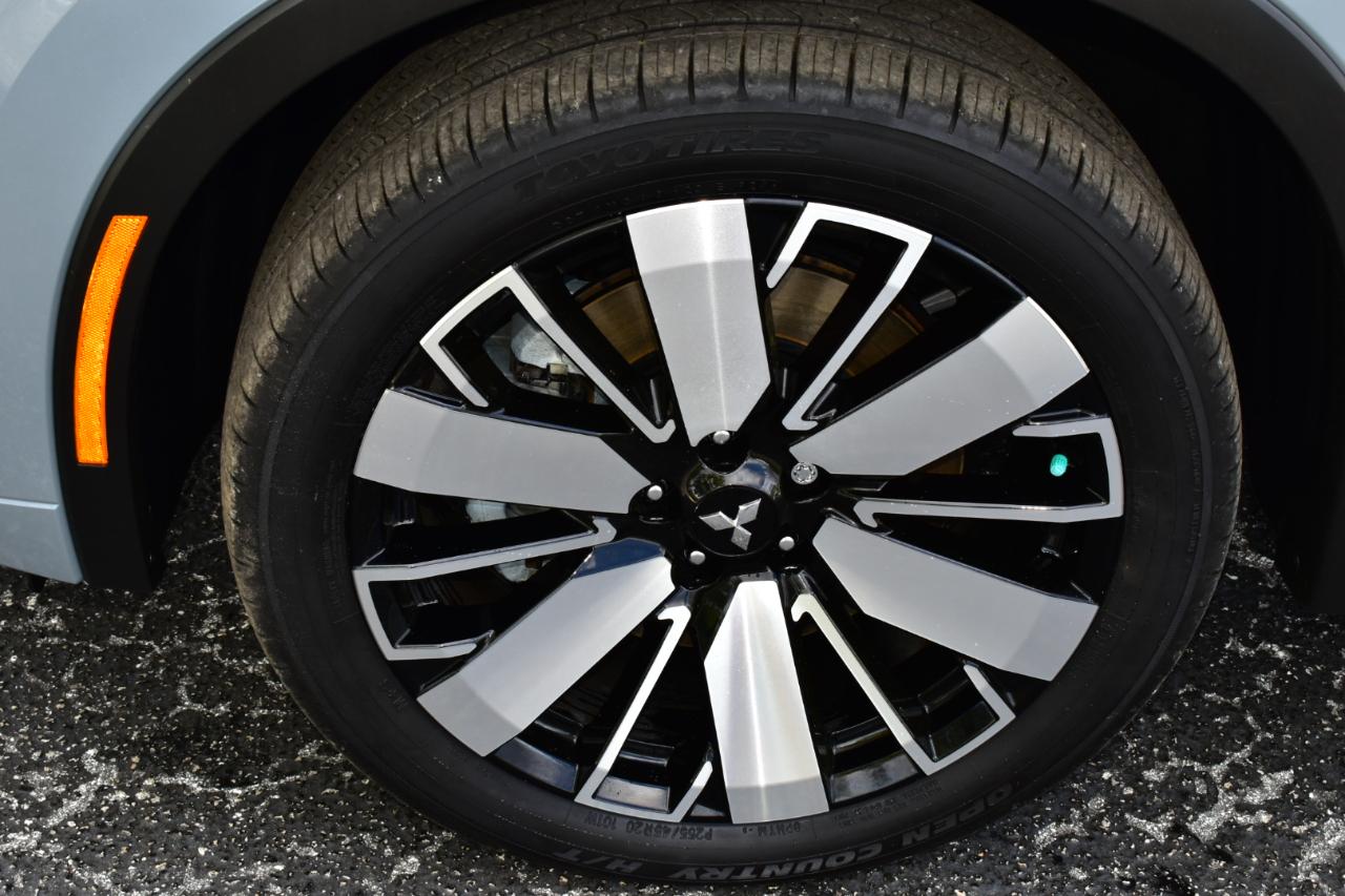 Mitsubishi Outlander SEL FWD 2025