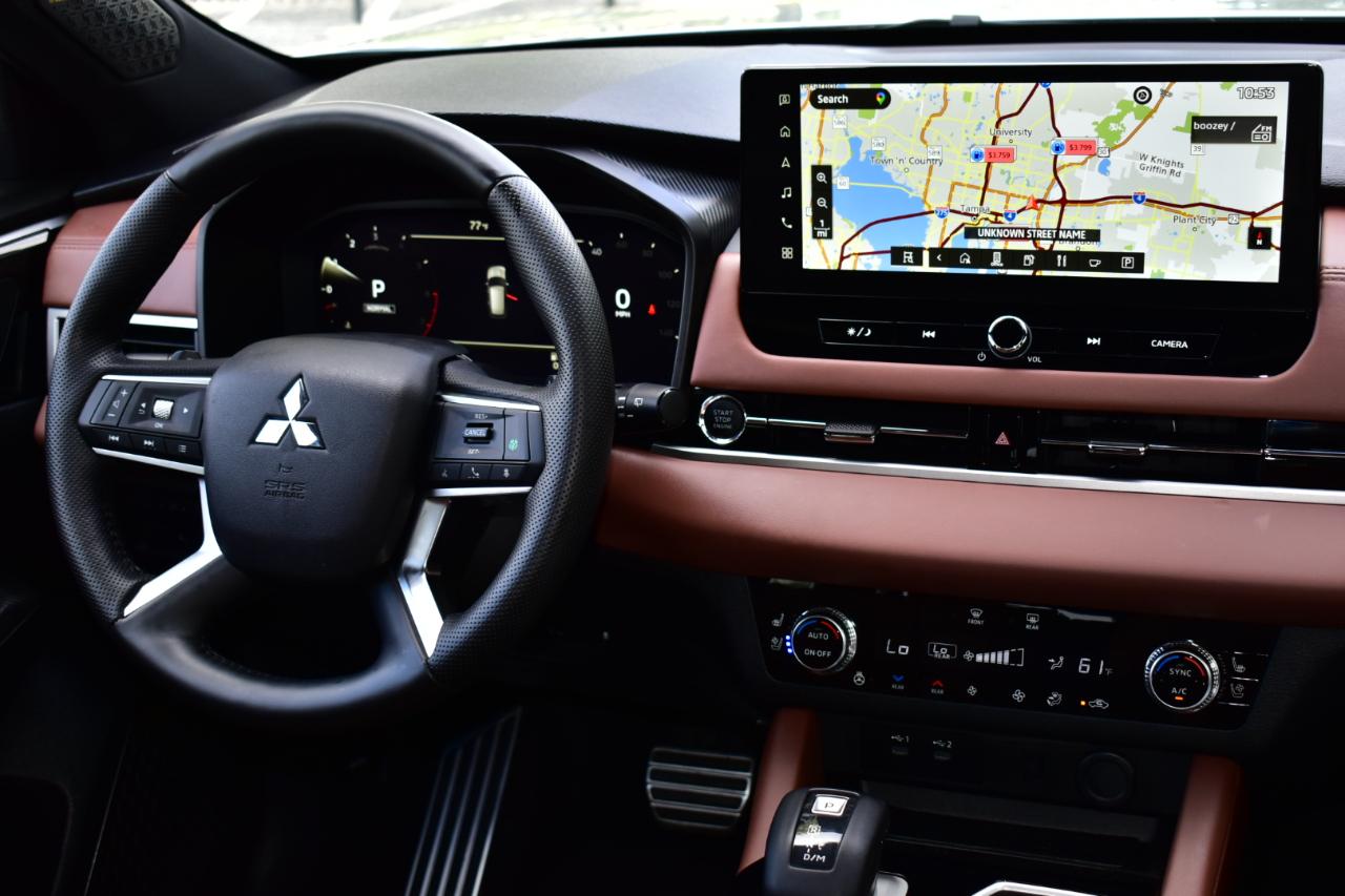 Mitsubishi Outlander SEL FWD 2025