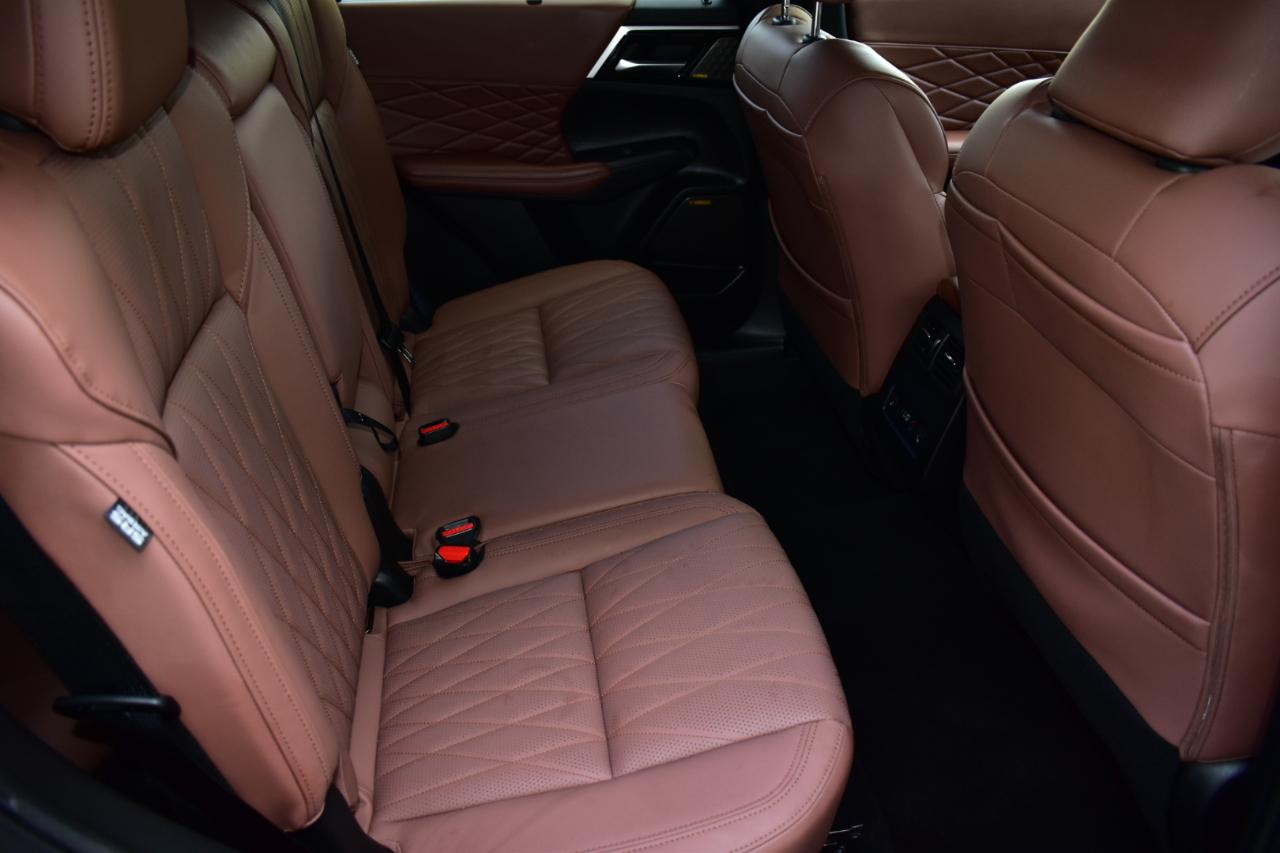 Mitsubishi Outlander SEL FWD 2025