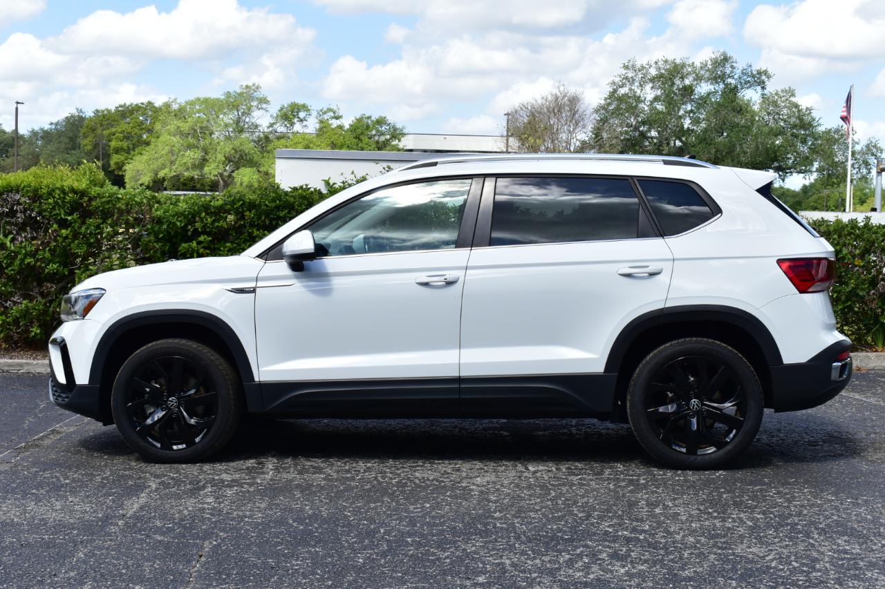 Volkswagen Taos SE FWD 2024