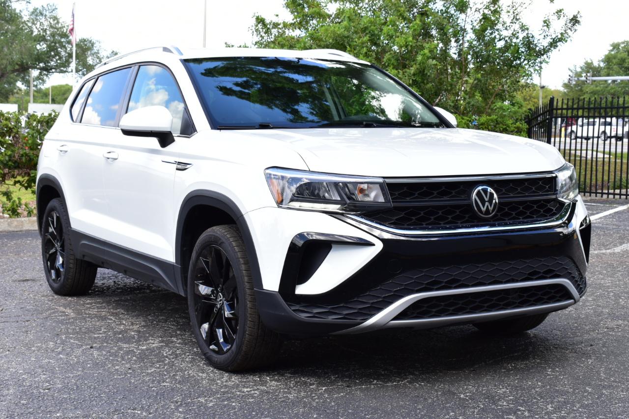Volkswagen Taos SE FWD 2024