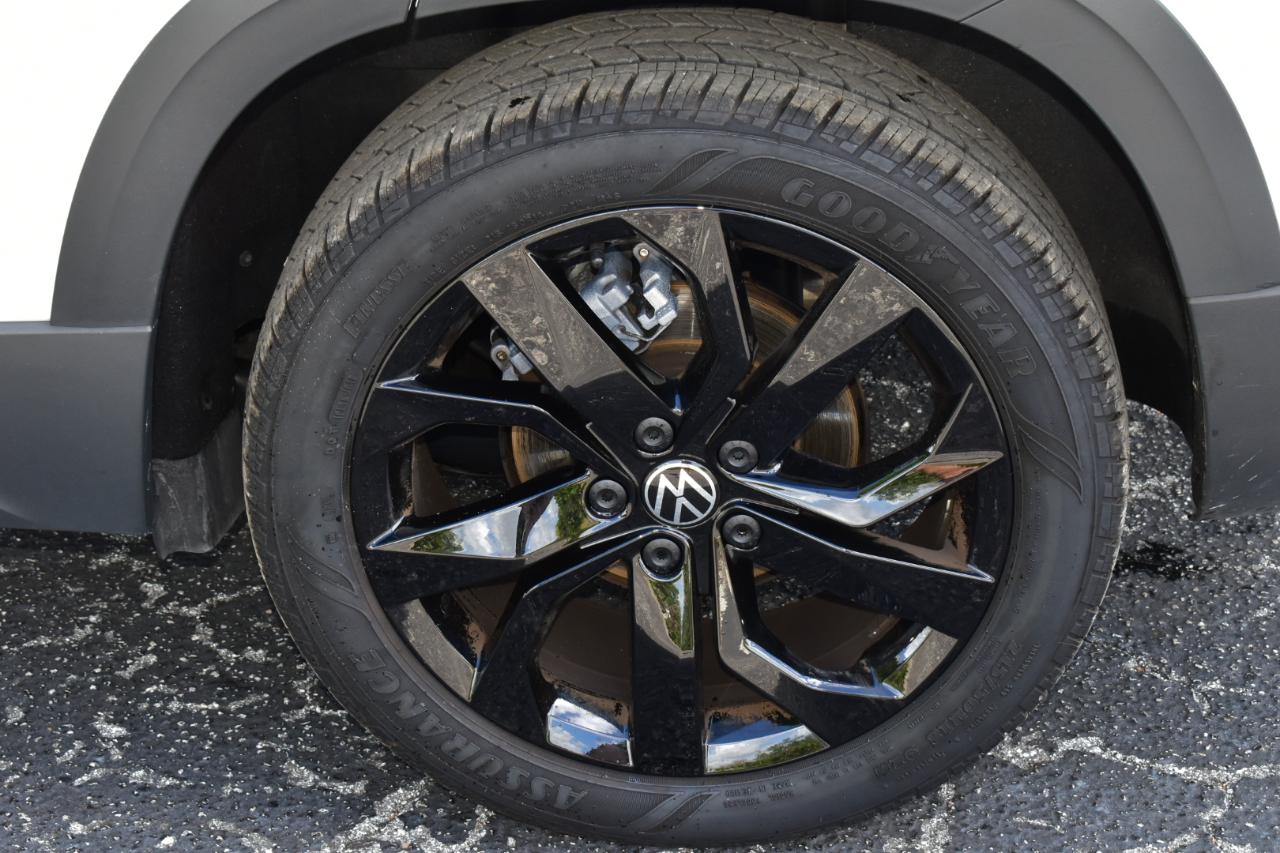 Volkswagen Taos SE FWD 2024