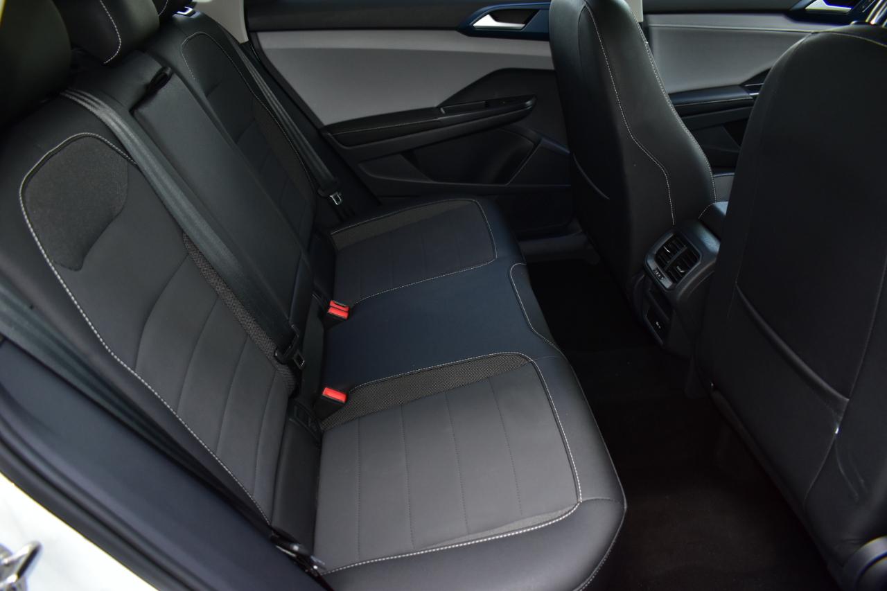 Volkswagen Taos SE FWD 2024