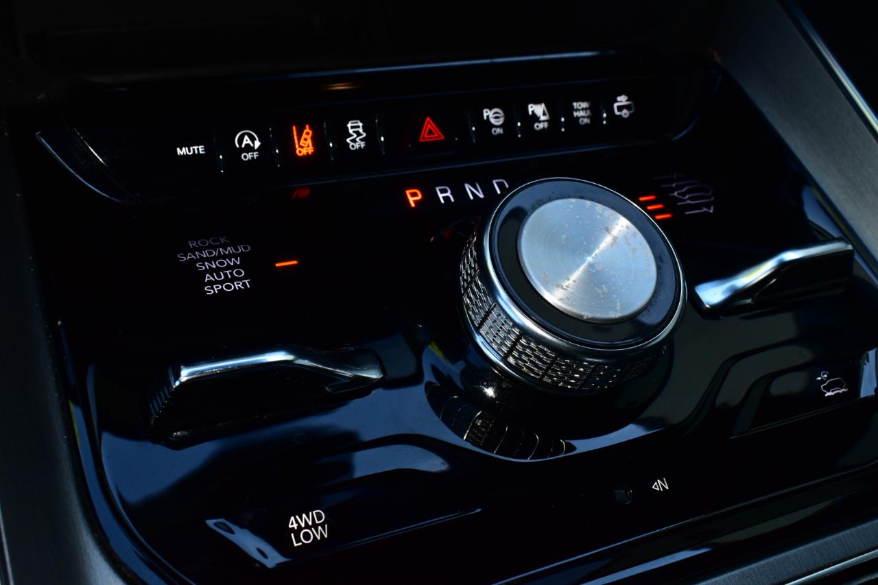 Jeep Wagoneer Series II Carbide 4x4 2023