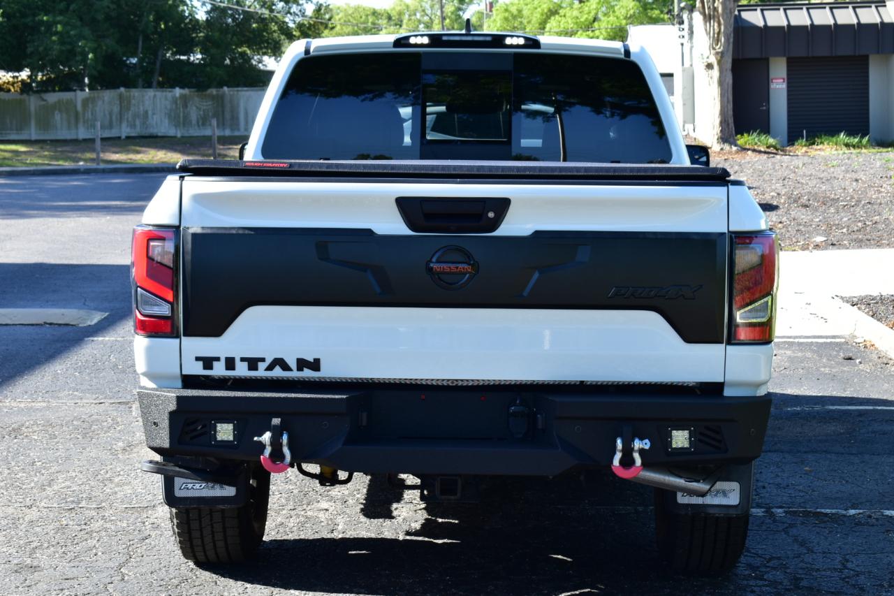 Nissan Titan 4x4 Crew Cab PRO-4X 2022