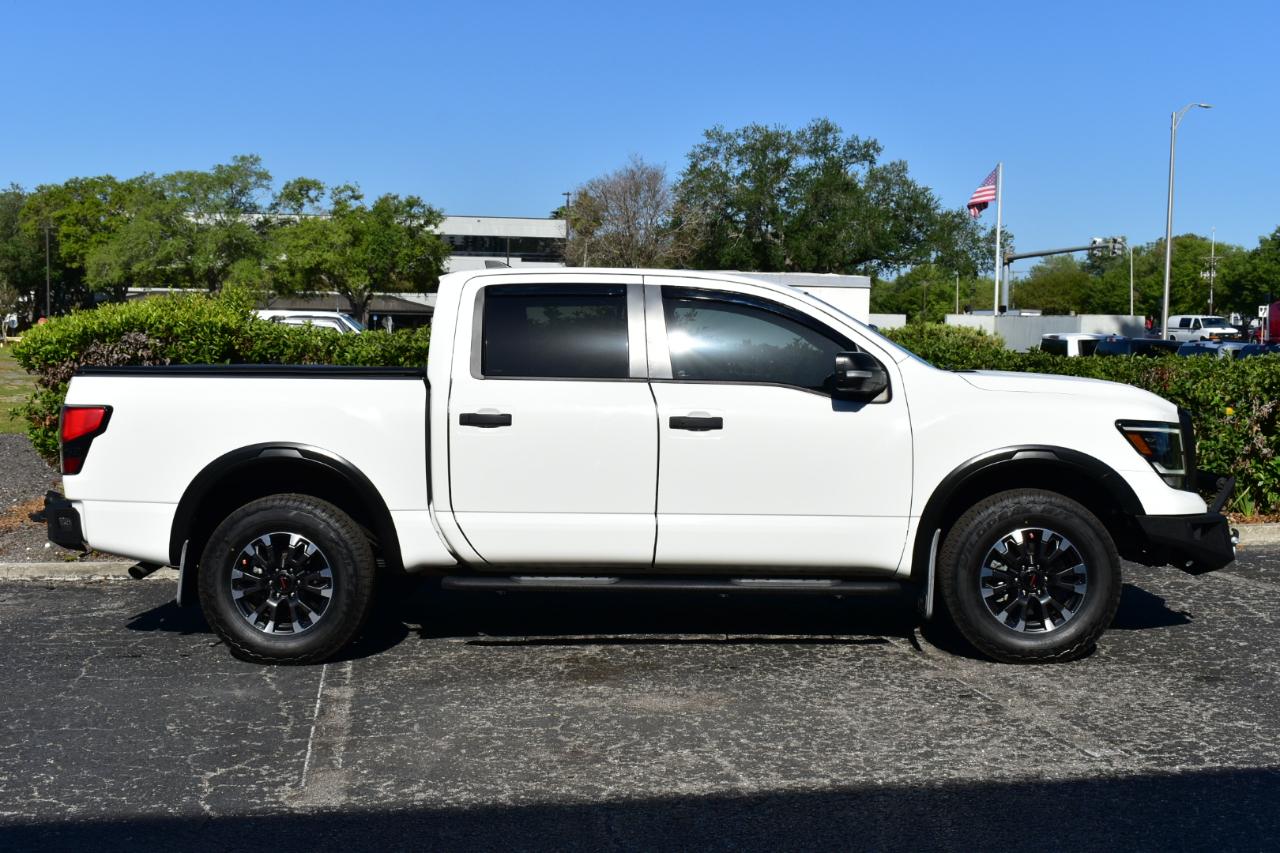 Nissan Titan 4x4 Crew Cab PRO-4X 2022