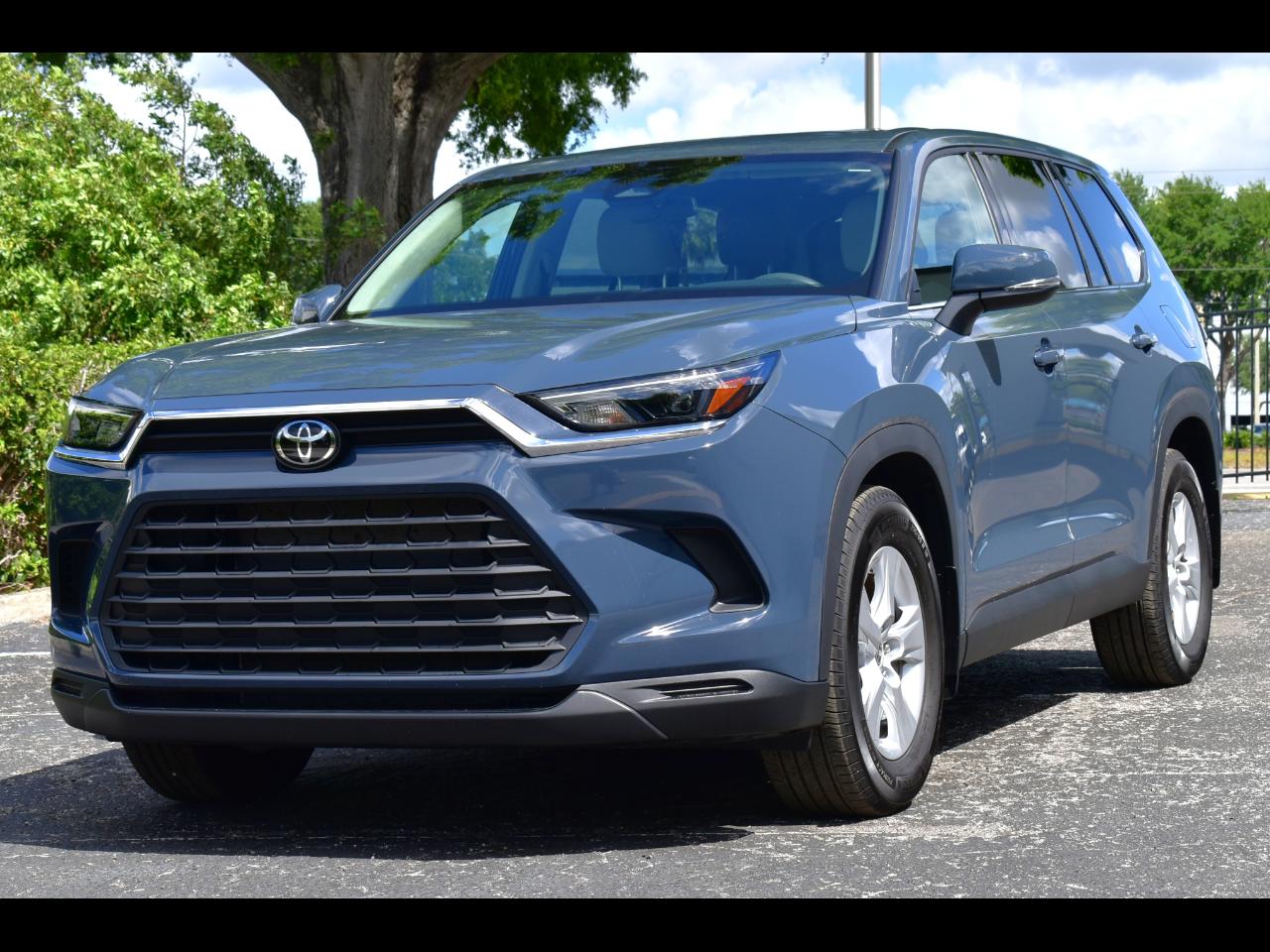 Toyota Grand Highlander LE AWD 2025