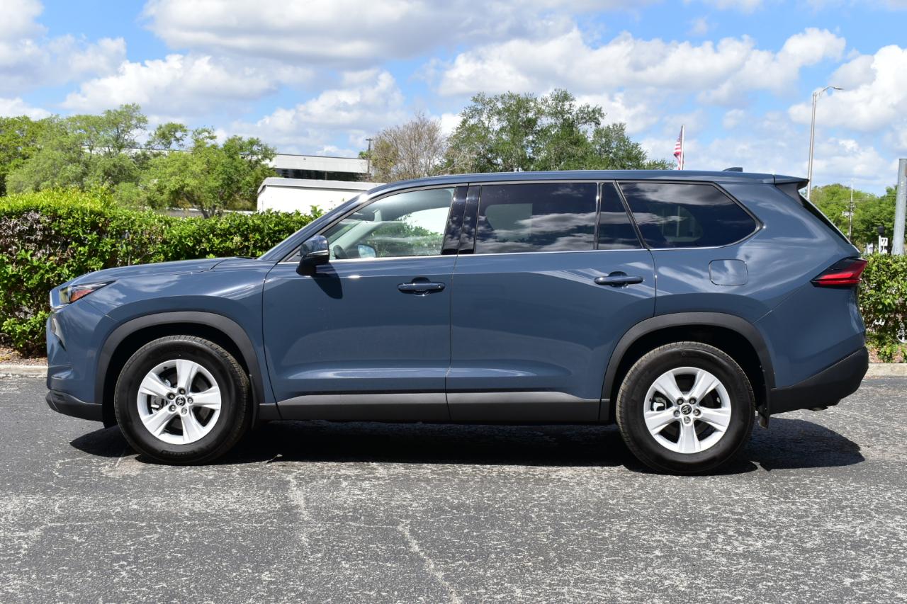 Toyota Grand Highlander LE AWD 2025